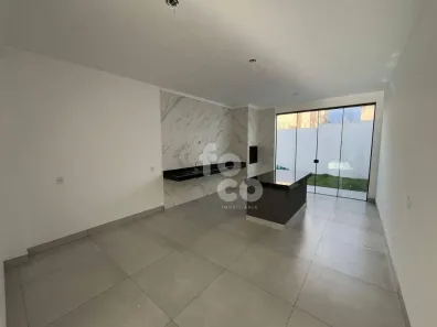 Casa com 2 Quartos à venda, 77m² no Novo Mundo, Uberlândia