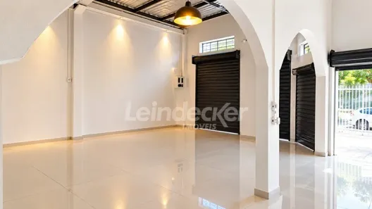 Sala Comercial com 3 Quartos para alugar, 180m² no Passo da Areia, Porto Alegre