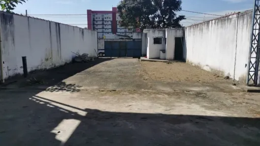 Galpão/Depósito/Armazém à venda, 100m² no Jardim Eloyna, Pindamonhangaba
