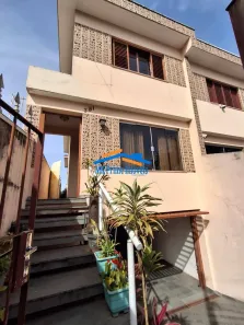 Sobrado com 3 Quartos à venda, 267m² no Vila Valparaíso, Santo André