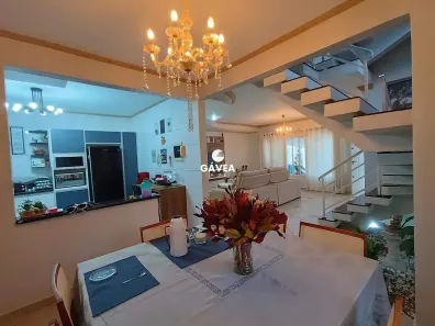Casa com 5 Quartos à venda, 208m² no Campo Grande, Santos
