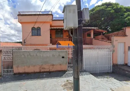 Casa com 4 Quartos à venda, 250m² no Monte Azul, Belo Horizonte