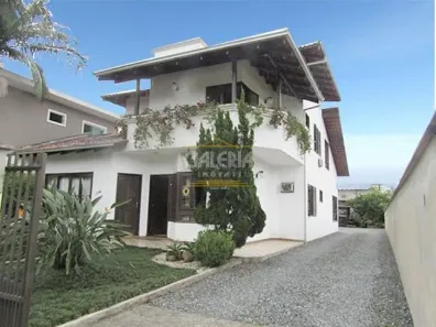 Casa com 4 Quartos à venda, 211m² no Anita Garibaldi, Joinville