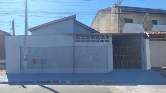Casa com 2 Quartos para alugar, 130m² no Jardim Cristina, Pindamonhangaba