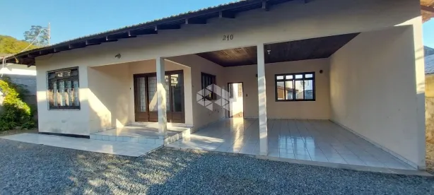 Casa com 4 Quartos à venda, 250m² no Iririú, Joinville