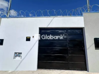 Casa com 3 Quartos à venda, 55m² no Loteamento Vila Aliança, Montes Claros