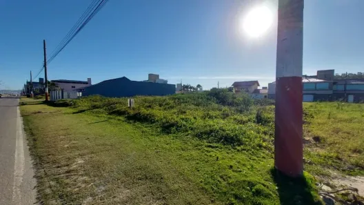 Lote/Terreno à venda, 305m² no Meia Praia, Navegantes