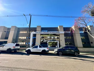 Prédio Comercial para alugar, 37m² no Zona 05, Maringá
