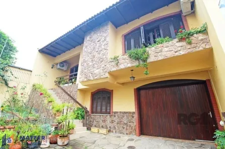 Casa com 3 Quartos à venda, 154m² no Passo da Areia, Porto Alegre