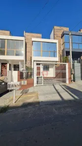 Sobrado com 2 Quartos à venda, 76m² no Oriço, Gravataí