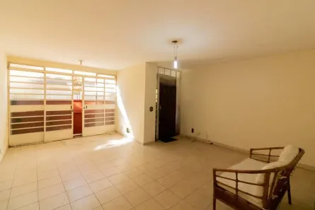 Casa com 3 Quartos à venda, 220m² no Moema, São Paulo