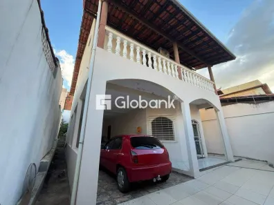 Casa com 4 Quartos à venda, 180m² no João Botelho, Montes Claros