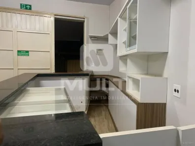 Casa com 1 Quarto para alugar, 219m² no Saraiva, Uberlândia