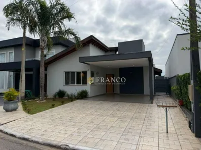 Casa de Condomínio com 3 Quartos para alugar, 140m² no Castelo, Tremembé