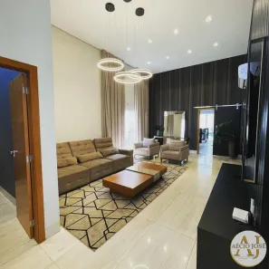 Casa de Condomínio com 3 Quartos para alugar, 207m² no Jardim Itália, Cuiabá