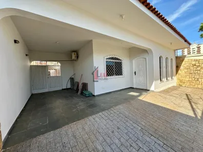 Casa com 4 Quartos à venda, 225m² no Vila Santa Helena, Presidente Prudente