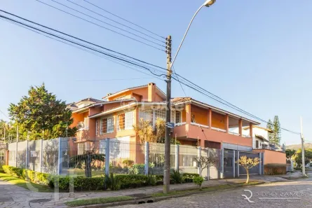 Casa com 4 Quartos à venda, 335m² no Espírito Santo, Porto Alegre