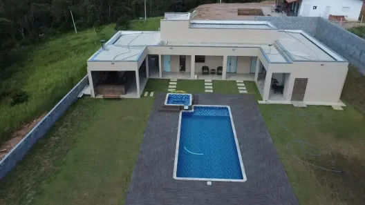 Fazenda/Sítio com 3 Quartos à venda, 121m² no Centro, Igaratá