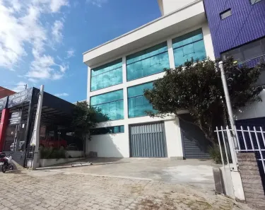 Sala Comercial para alugar, 1000m² no Sagrada Família, Caxias do Sul