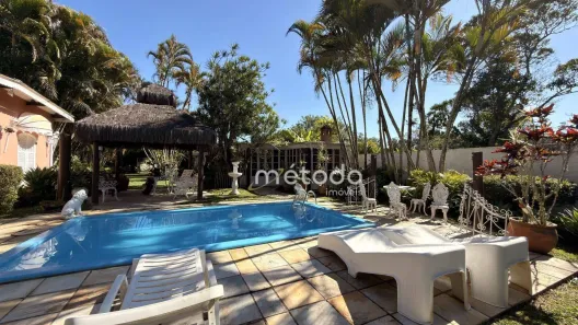 Fazenda/Sítio com 4 Quartos à venda, 218m² no Estância Guararema, Guararema