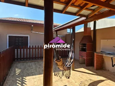 Sobrado com 3 Quartos à venda, 200m² no Jardim Torrão de Ouro, São José dos Campos