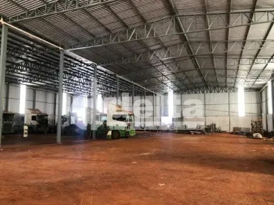 Ponto Comercial para alugar, 2000m² no Conjunto Alvorada, Uberlândia