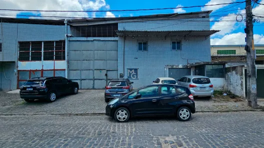 Galpão/Depósito/Armazém para alugar, 700m² no Várzea, Recife