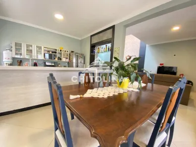 Casa com 3 Quartos à venda, 239m² no Jardim Marabá, Itapetininga