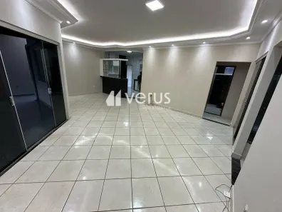 Casa com 3 Quartos para alugar, 240m² no Santa Rosa, Uberlândia