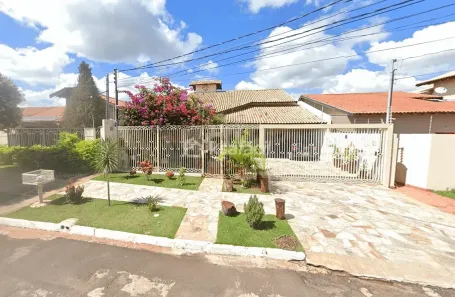 Sobrado com 3 Quartos à venda, 380m² no Carandá Bosque, Campo Grande
