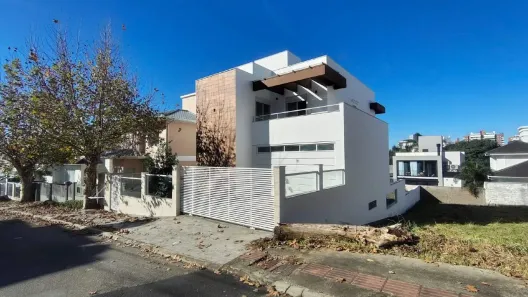 Casa com 3 Quartos para alugar, 300m² no Pedra Branca, Palhoça