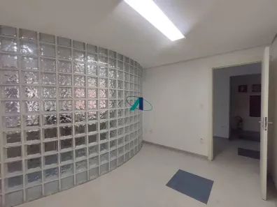 Ponto Comercial para alugar, 586m² no Santa Efigênia, Belo Horizonte