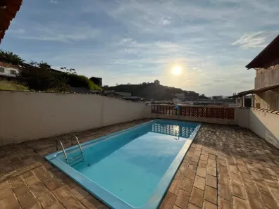 Ponto Comercial com 6 Quartos para alugar, 250m² no Poço Rico, Juiz de Fora