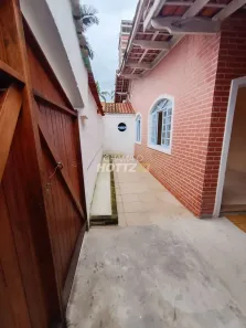 Casa com 2 Quartos para alugar, 97m² no Canto do Forte, Praia Grande