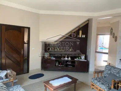 Sobrado com 3 Quartos à venda, 200m² no Jardim Santa Maria, Jacareí