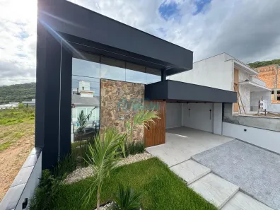 Casa com 3 Quartos à venda, 157m² no São Sebastião, Palhoça