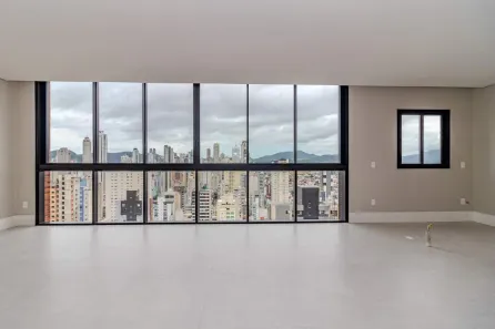 Apartamento com 4 Quartos para alugar, 135m² no Centro, Balneário Camboriú