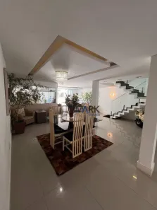 Casa com 6 Quartos à venda, 610m² no Camboinhas, Niterói