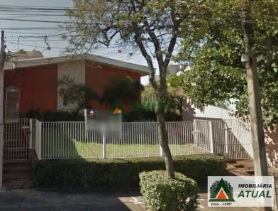 Casa com 3 Quartos para alugar, 200m² no Petrópolis, Londrina