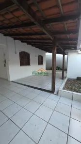 Casa com 4 Quartos para alugar, 140m² no Parque Residencial Laranjeiras, Serra