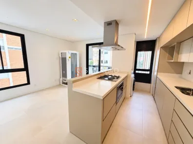 Apartamento com 2 Quartos para alugar, 70m² no Centro, Florianópolis