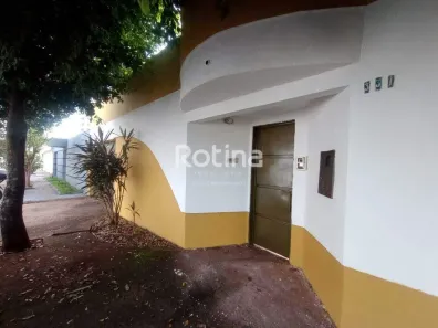Casa com 2 Quartos para alugar, 90m² no Jardim Colina, Uberlândia
