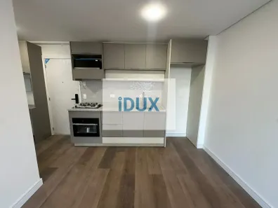 Apartamento com 2 Quartos para alugar, 77m² no Centro, Curitiba