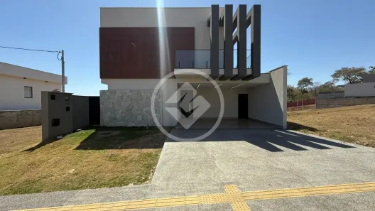 Casa de Condomínio com 4 Quartos à venda, 215m² no Jardins Barcelona, Senador Canedo