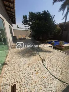 Casa de Condomínio com 3 Quartos para alugar, 200m² no Aclimação, Uberlândia