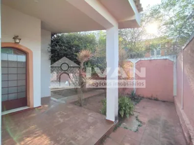 Casa com 3 Quartos à venda, 160m² no Presidente Roosevelt, Uberlândia