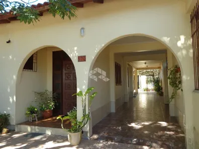 Casa com 6 Quartos à venda, 246m² no Espírito Santo, Porto Alegre
