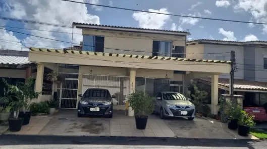 Casa de Condomínio com 4 Quartos à venda, 220m² no Piatã, Salvador