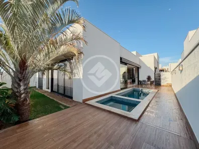 Casa de Condomínio com 3 Quartos à venda, 328m² no Granja Marileusa, Uberlândia