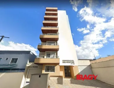Apartamento com 2 Quartos para alugar, 70m² no Praia Comprida, São José